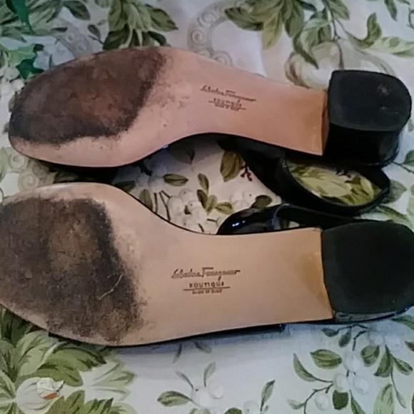 Ferragamo black patent slingbacks sz 7.5AA - Picture 4 of 6